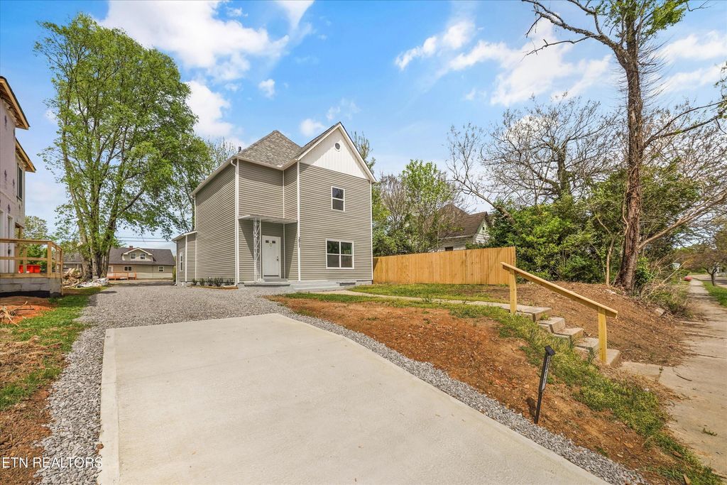 Photo of 2811 Martin Luther King Jr Ave, Knoxville, TN 37914 (MLS # 1336022)