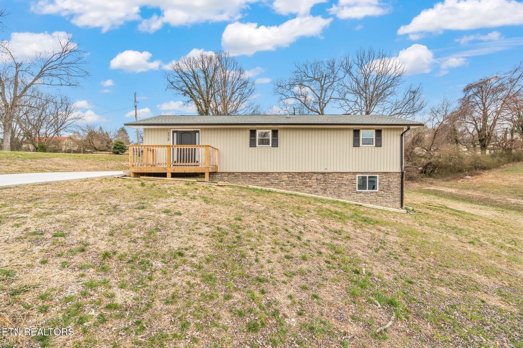 Photo of 324 N Ridge Ave, Rockwood, TN 37854 (MLS # 1290822)