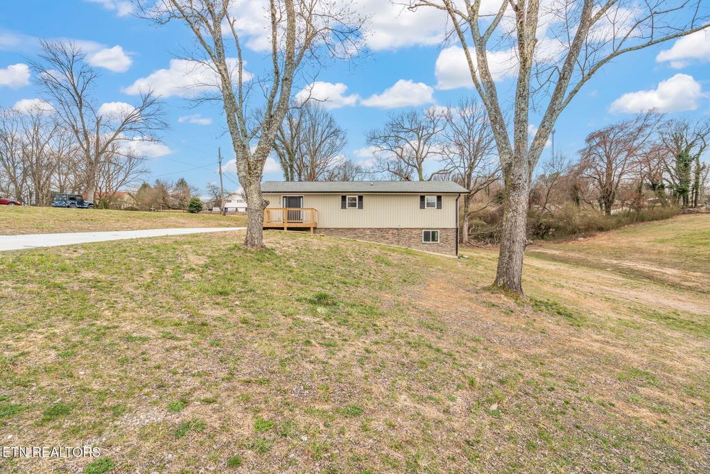Photo of 324 N Ridge Ave, Rockwood, TN 37854 (MLS # 1290822)
