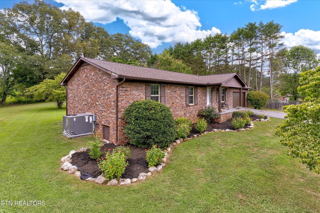 Photo of 7313 Evanel Way, Powell, TN 37849 (MLS # 1309160)