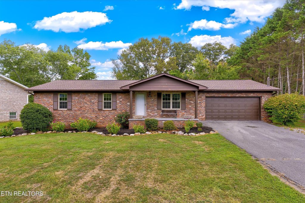 Photo of 7313 Evanel Way, Powell, TN 37849 (MLS # 1309160)