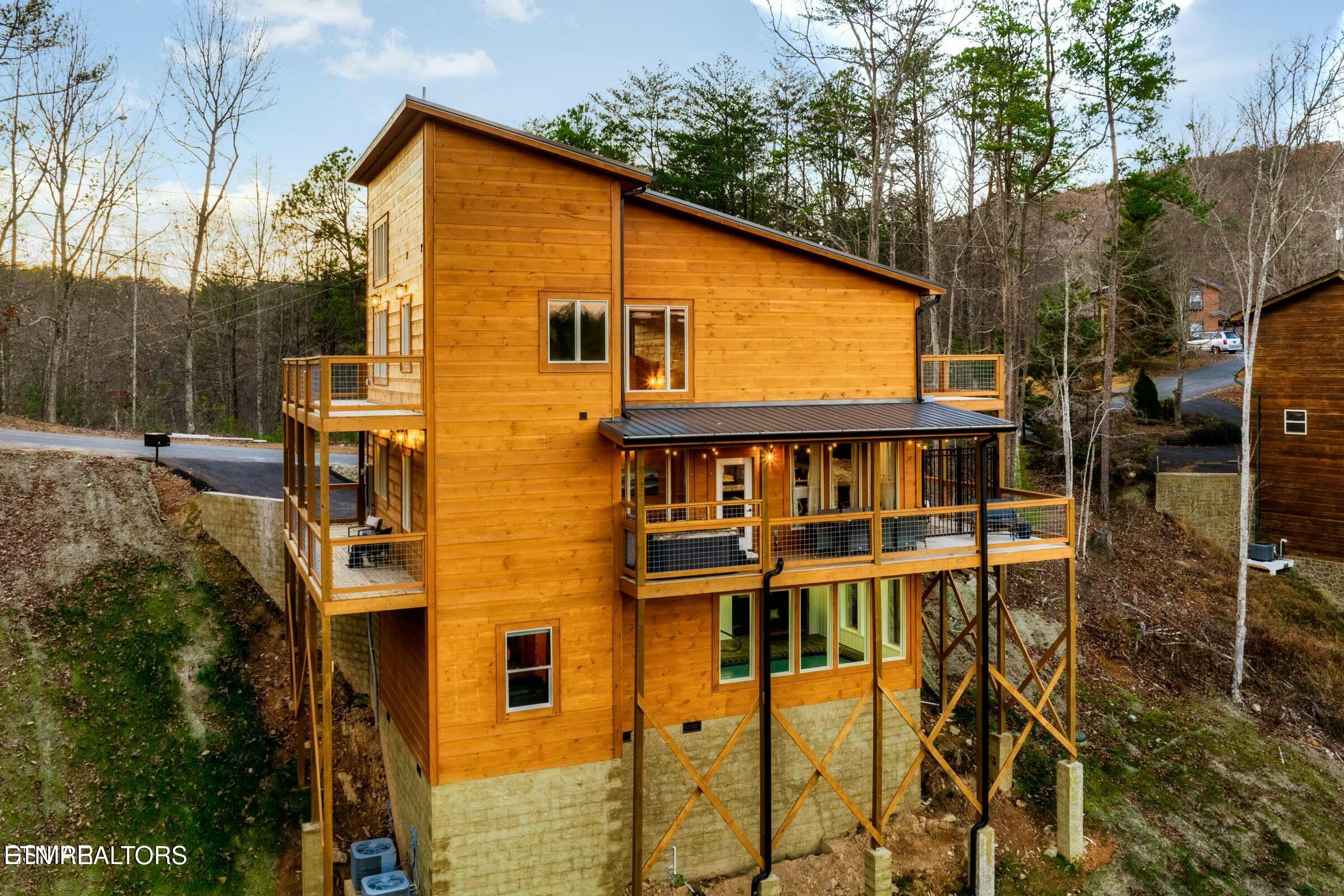 4164 Chamberlain Lane