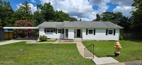 Photo of 102 Underwood Rd, Oak Ridge, TN 37830 (MLS # 1347428)