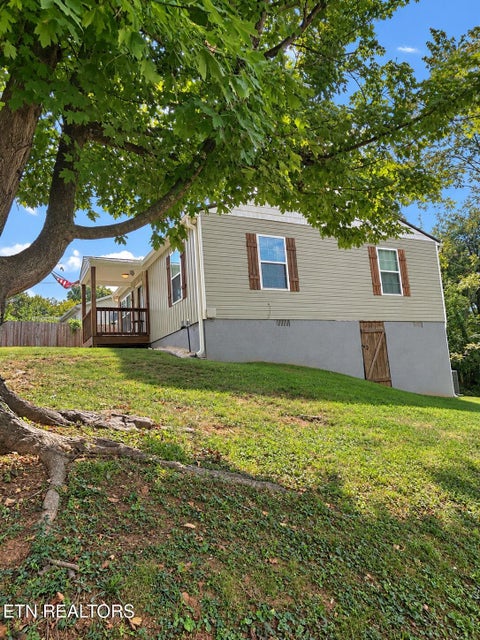 Tiny photo for 410 Blair St, Loudon, TN 37774 (MLS # 1356090)