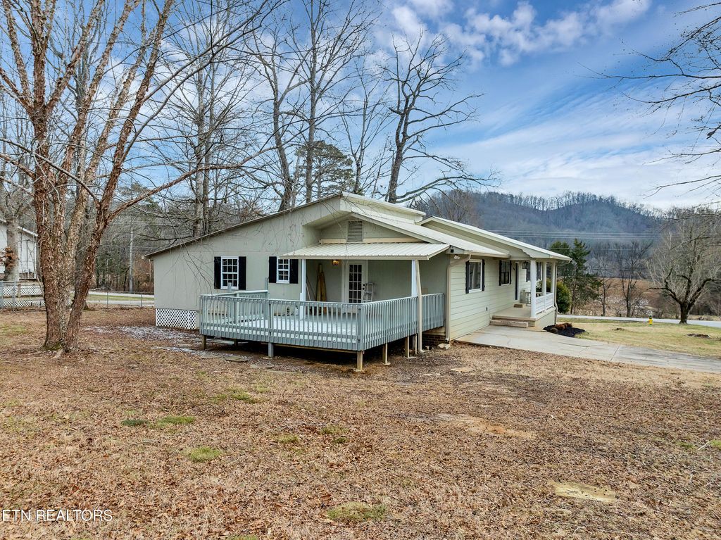 Photo of 2214 Colony Drive, Maryville, TN 37803 (MLS # 1328015)