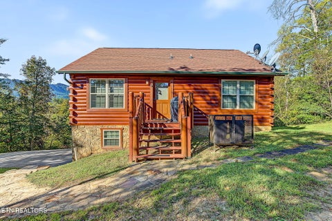 Photo of 670 Magic Kingdom Lane, Sevierville, TN 37876 (MLS # 1357456)
