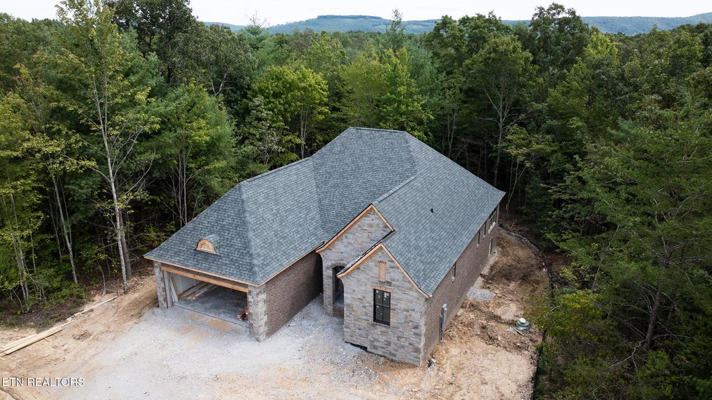 Photo of 106 Laurelwood Drive, Crossville, TN 38558 (MLS # 1305466)
