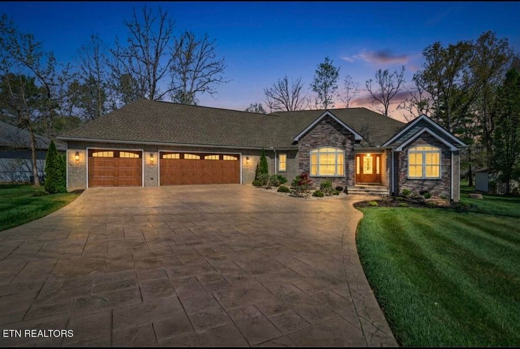 Photo of 120 Forest View Drive, Crossville, TN 38558 (MLS # 1337122)