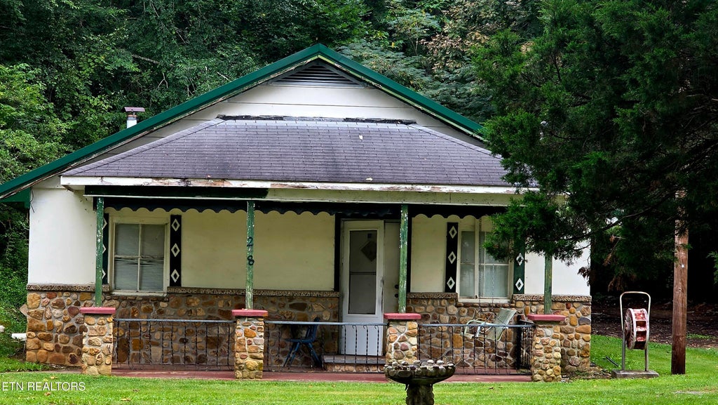 Photo of 248 Walnut Grove Rd, Kingston, TN 37763 (MLS # 1351145)