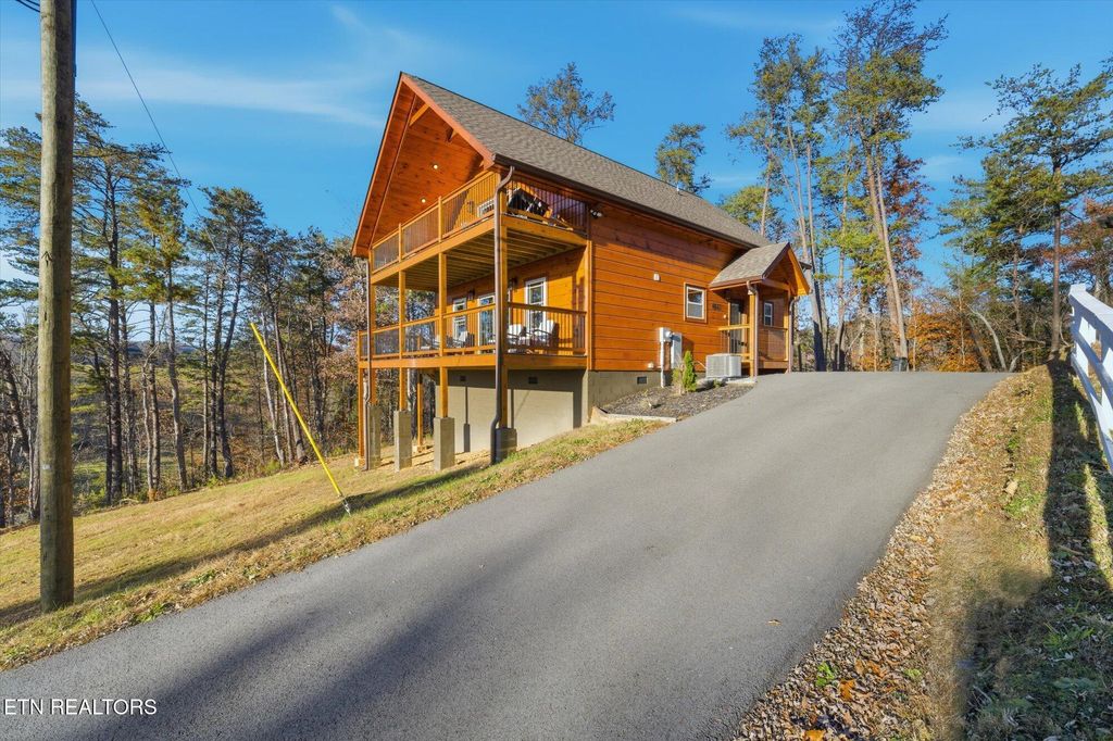 Photo of 3617 Marshall Lane, Sevierville, TN 37862 (MLS # 1322038)