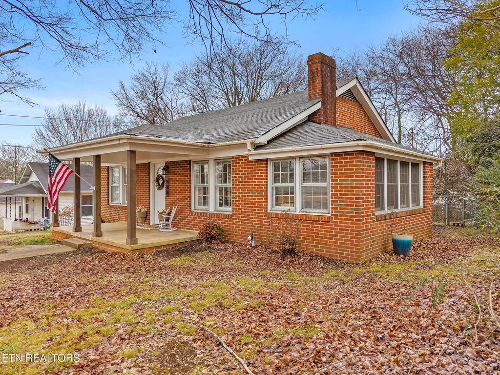 Photo of 908 E Madison Ave, Athens, TN 37303 (MLS # 1328763)