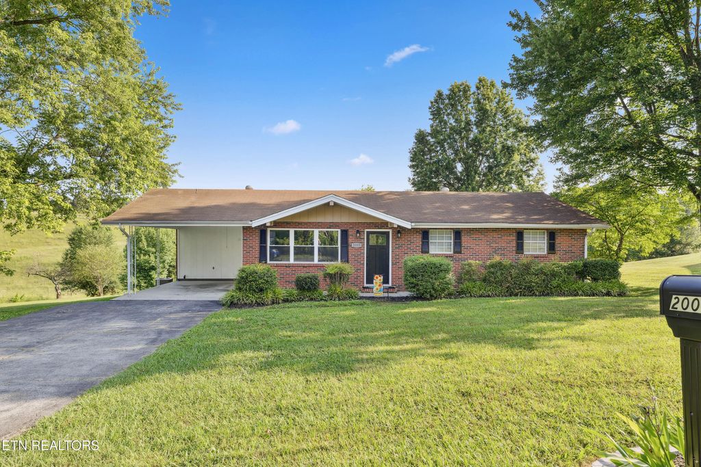 Photo of 2003 Arch Rock Drive, Sevierville, TN 37876 (MLS # 1348828)