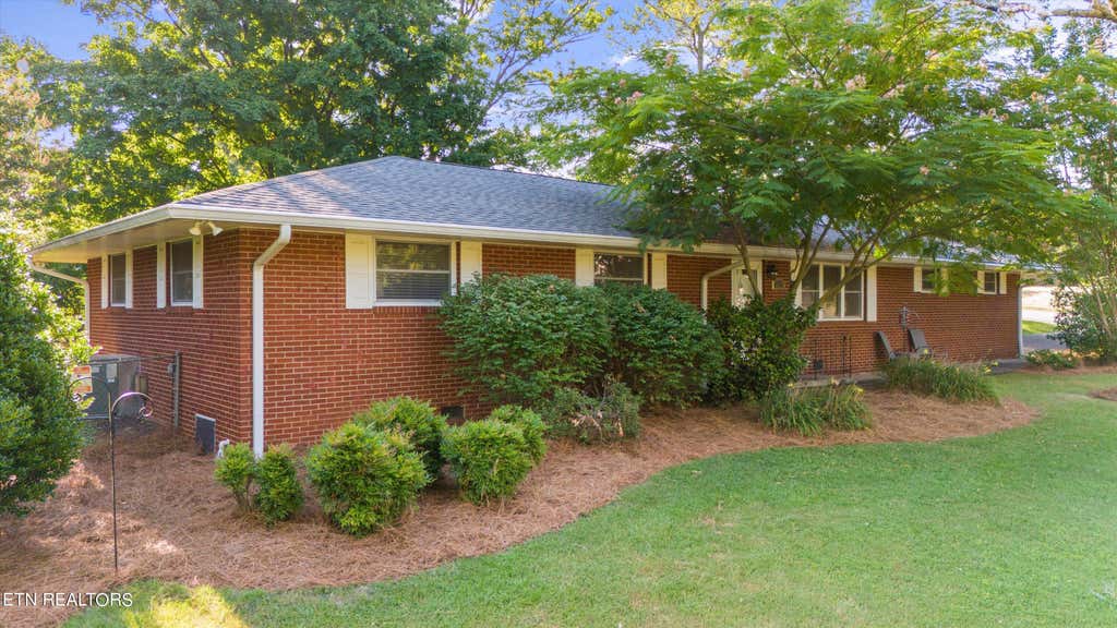 Photo of 8032 Hayden Drive, Knoxville, TN 37919 (MLS # 1269713)