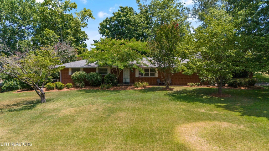 Photo of 8032 Hayden Drive, Knoxville, TN 37919 (MLS # 1269713)