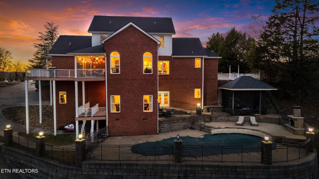 Photo of 433 Riverbend Drive, Dandridge, TN 37725 (MLS # 1329455)