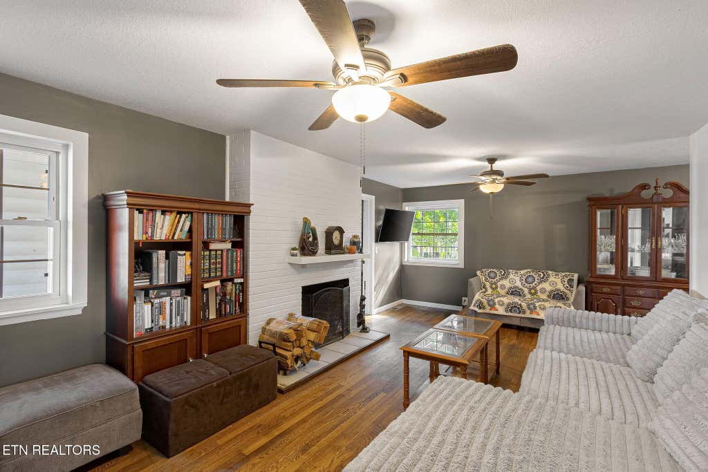 Photo of 100 Pallas Rd, Oak Ridge, TN 37830 (MLS # 1353103)