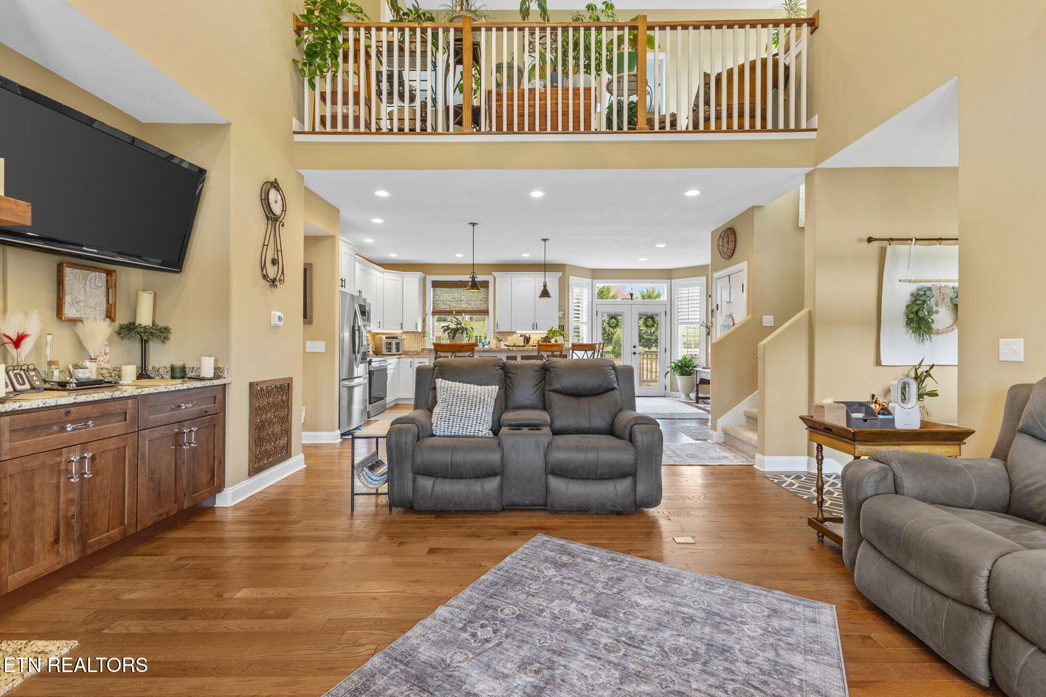 1958 River Mist Circle