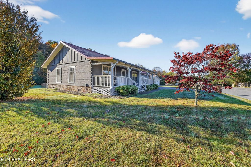 Photo of 3508 Autumn Woods Lane, Sevierville, TN 37862 (MLS # 1319685)
