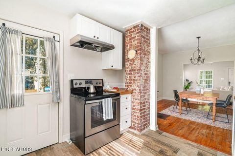Tiny photo for 418 Cedar Ave, Knoxville, TN 37917 (MLS # 1318008)