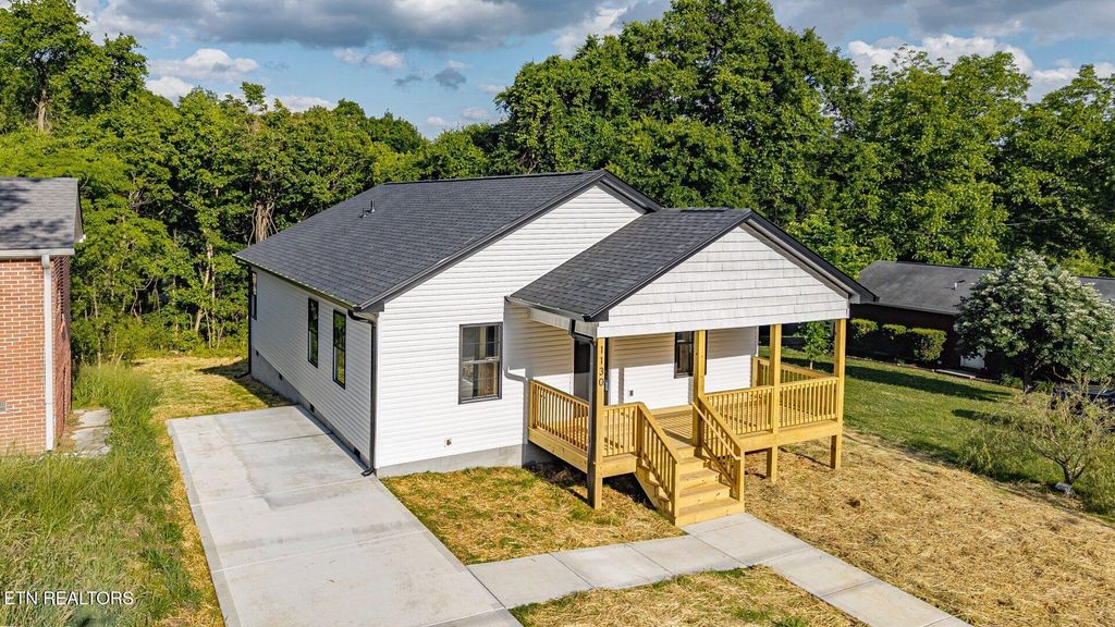 Photo of 1130 Adcock Ave, Knoxville, TN 37921 (MLS # 1340147)