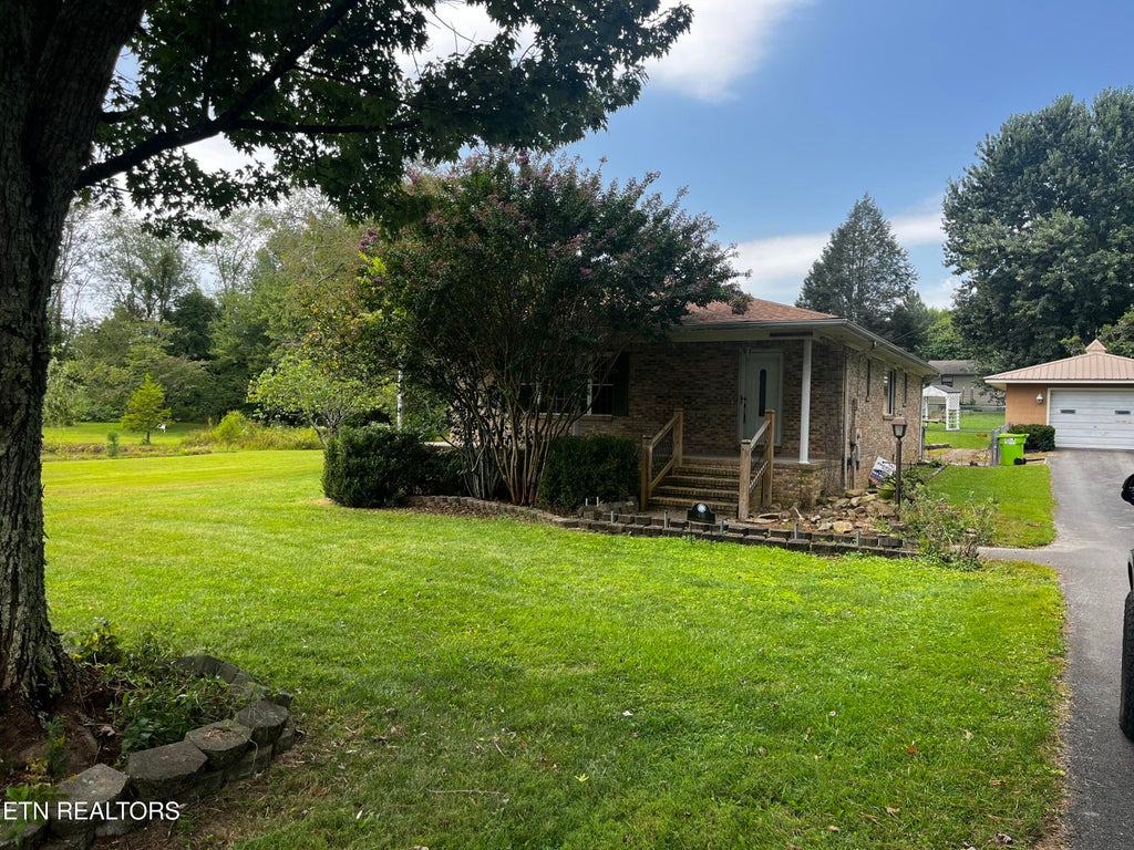 Photo of 48 Fallingbrook Drive, Crossville, TN 38555 (MLS # 1352122)