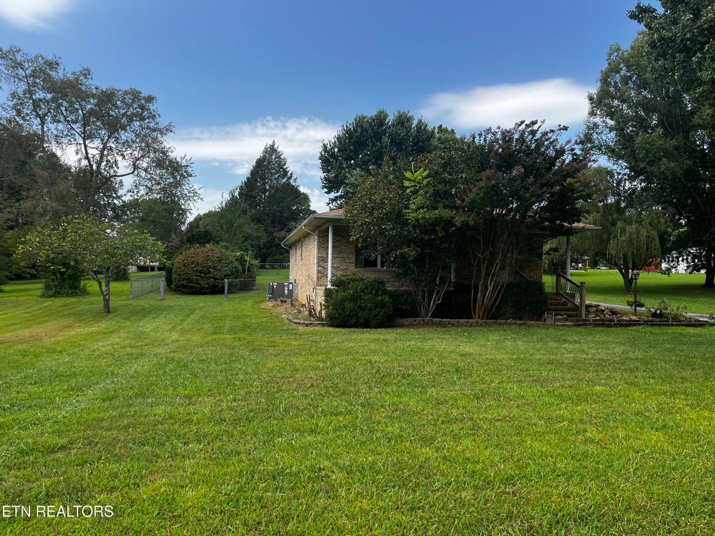 Photo of 48 Fallingbrook Drive, Crossville, TN 38555 (MLS # 1352122)