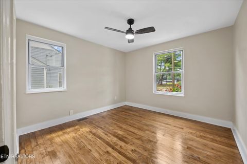Tiny photo for 328 S Castle St, Knoxville, TN 37914 (MLS # 1326380)