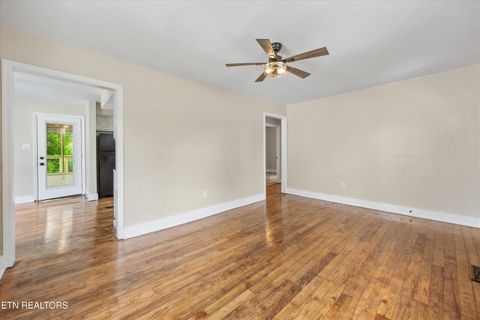 Tiny photo for 328 S Castle St, Knoxville, TN 37914 (MLS # 1326380)