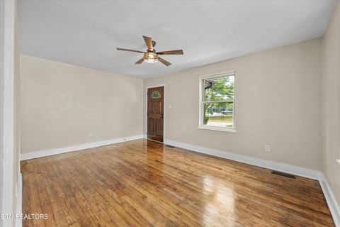 Tiny photo for 328 S Castle St, Knoxville, TN 37914 (MLS # 1326380)