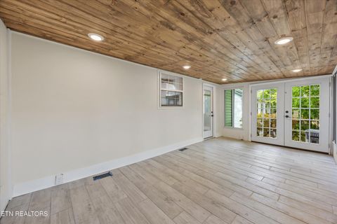 Tiny photo for 328 S Castle St, Knoxville, TN 37914 (MLS # 1326380)