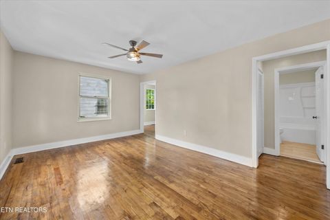 Tiny photo for 328 S Castle St, Knoxville, TN 37914 (MLS # 1326380)