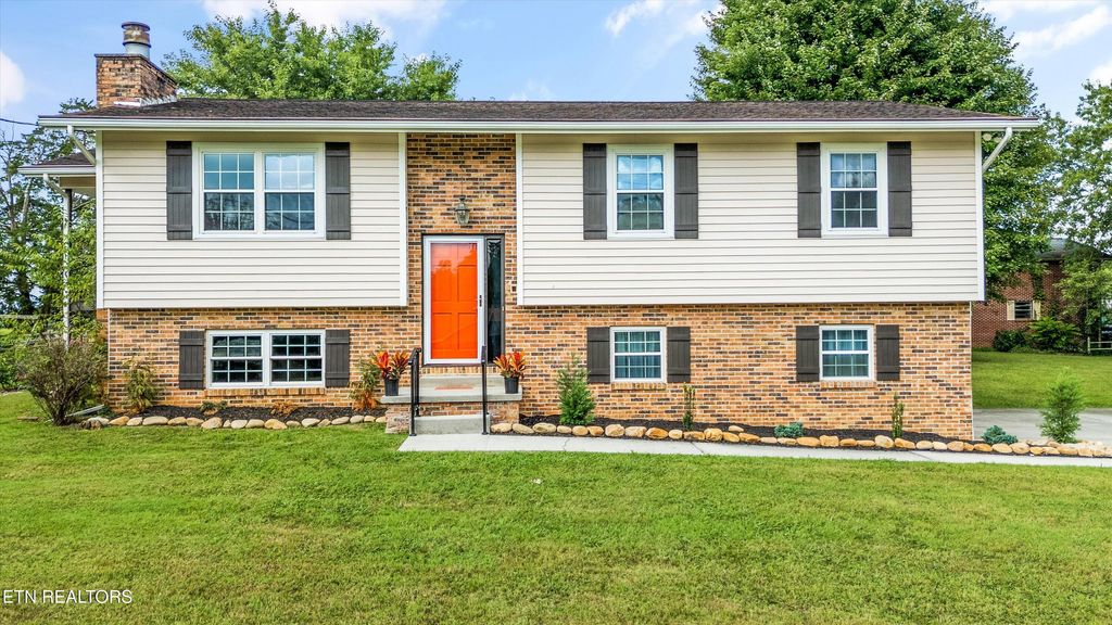 Photo of 106 Stowers Drive, Corryton, TN 37721 (MLS # 1312189)