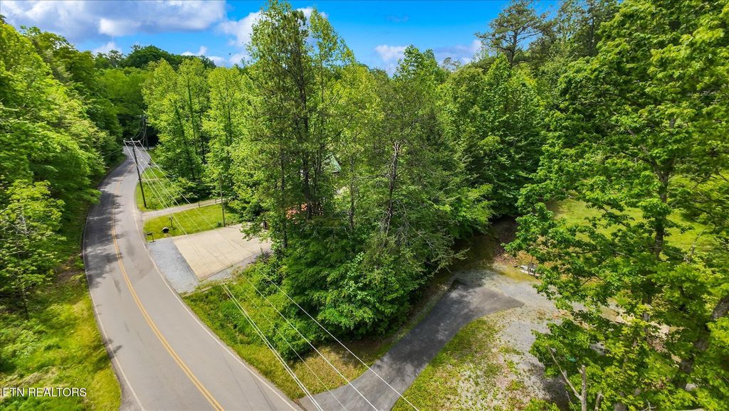 Photo of 16 Powder Mill Rd, Gatlinburg, TN 37738 (MLS # 1301866)