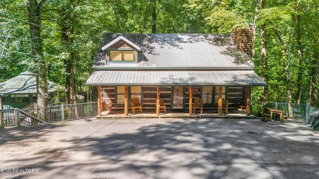 Photo of 1329 N Baden Drive, Gatlinburg, TN 37738 (MLS # 1315409)