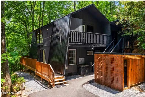 Photo of 1424 Zurich Rd, Gatlinburg, TN 37738 (MLS # 1360370)