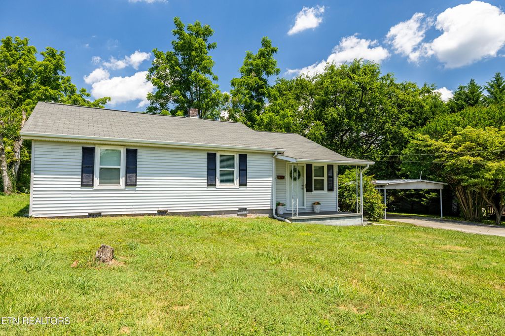 Photo of 322 Abrams St, Rockford, TN 37853 (MLS # 1309283)