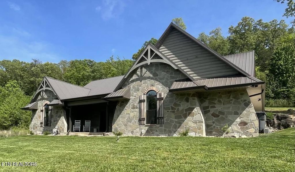 Photo of 203 Mahoney Rd, Oliver Springs, TN 37840 (MLS # 1260925)