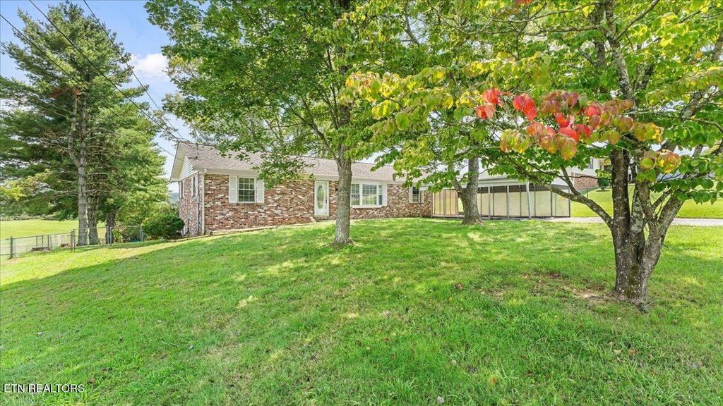 Photo of 977 Swan Pond Circle Rd, Harriman, TN 37748 (MLS # 1313219)