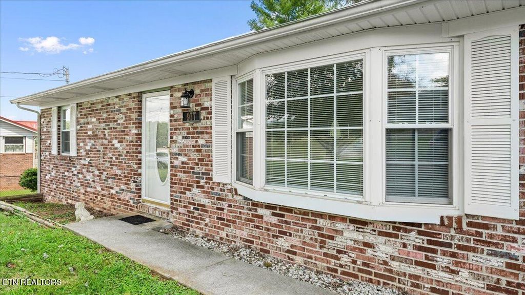 Photo of 977 Swan Pond Circle Rd, Harriman, TN 37748 (MLS # 1313219)