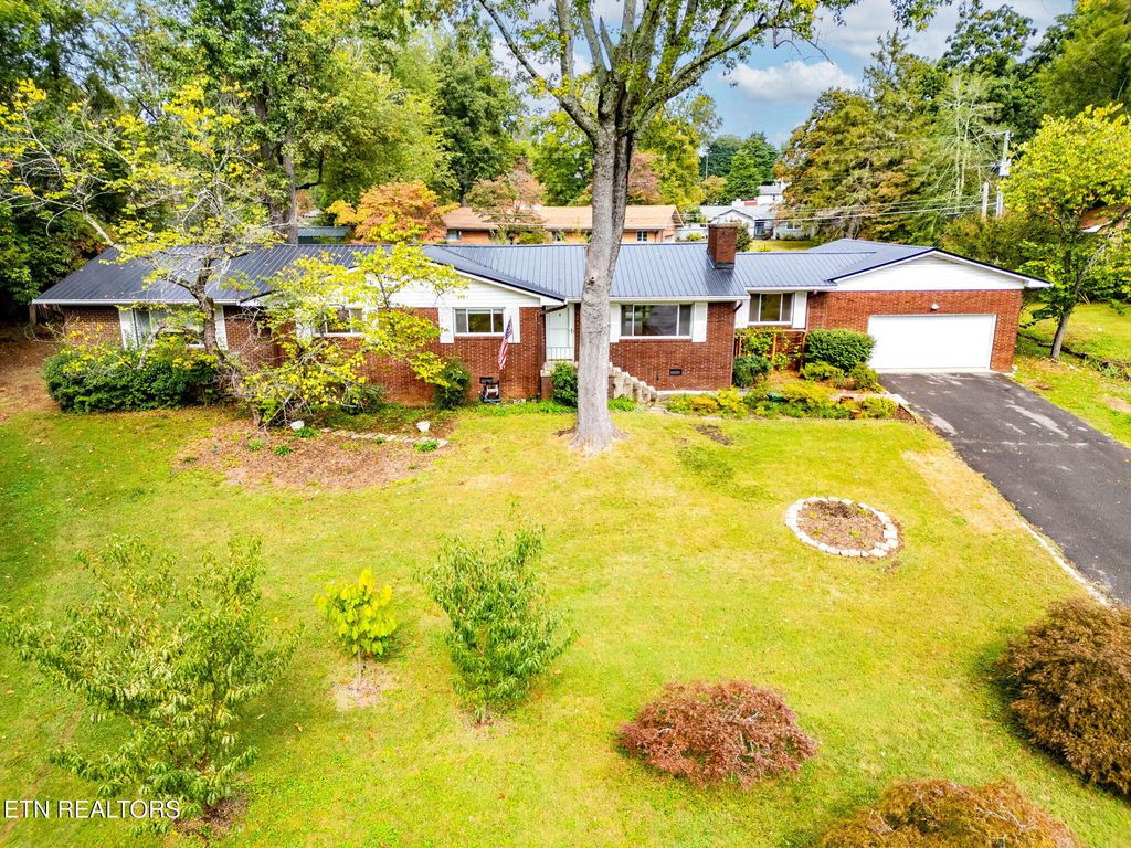 Photo of 6817 Haverhill Drive, Knoxville, TN 37909 (MLS # 1316495)