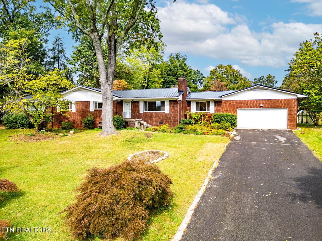Photo of 6817 Haverhill Drive, Knoxville, TN 37909 (MLS # 1316495)