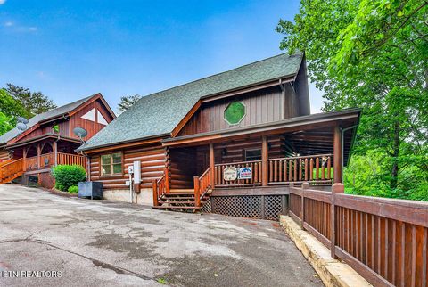 Photo of 2024 Bear Haven Way, Sevierville, TN 37876 (MLS # 1342593)