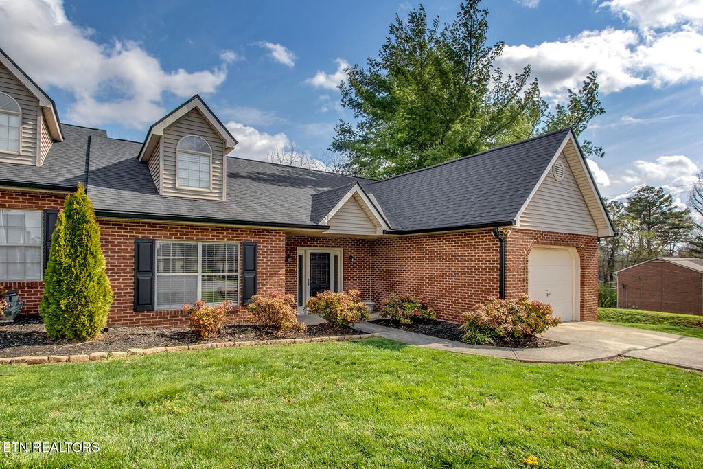 Photo of 4818 Beverly Field Way, Knoxville, TN 37918 (MLS # 1332533)