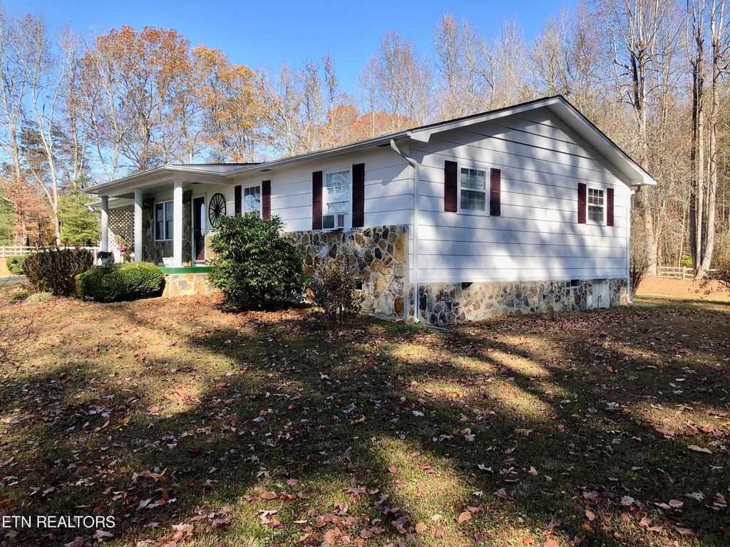 Photo of 2501 Knoxville Hwy, Wartburg, TN 37887 (MLS # 1245834)