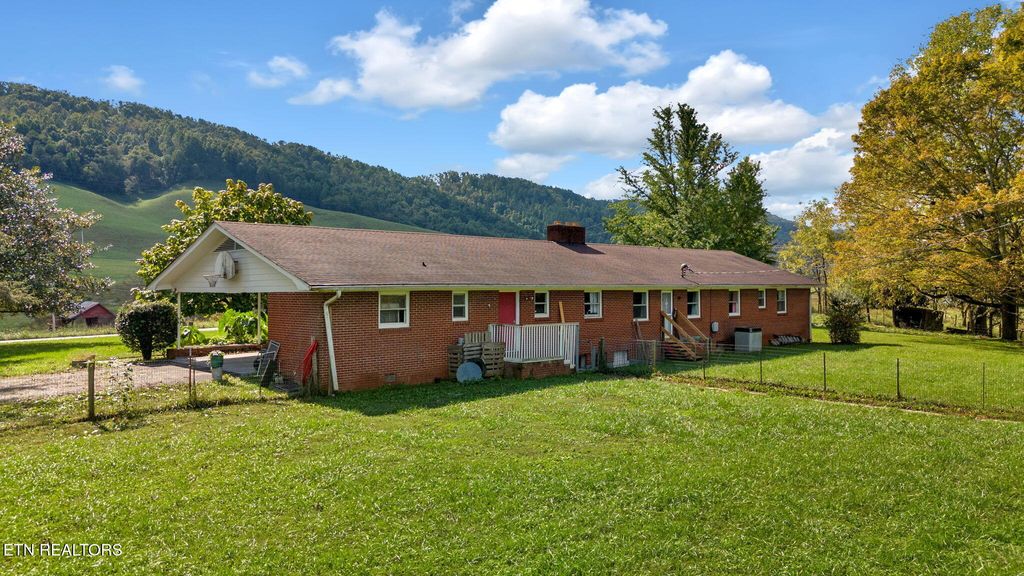 Photo of 4515 Little Sycamore Rd, Tazewell, TN 37879 (MLS # 1281773)