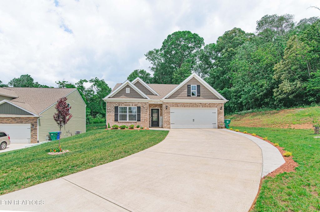 Photo of 548 Cliff St, Morristown, TN 37814 (MLS # 1302058)