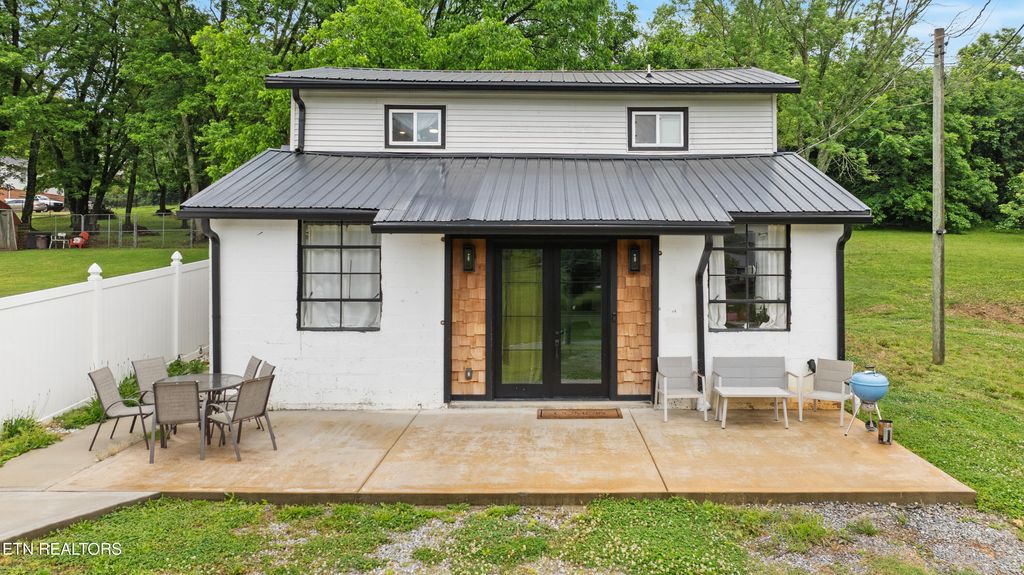 Photo of 624 Dry Gap Pike, Knoxville, TN 37912 (MLS # 1340597)