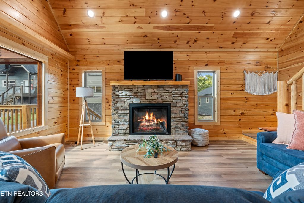 Photo of 2112 Eagle Feather Drive, Sevierville, TN 37876 (MLS # 1317152)