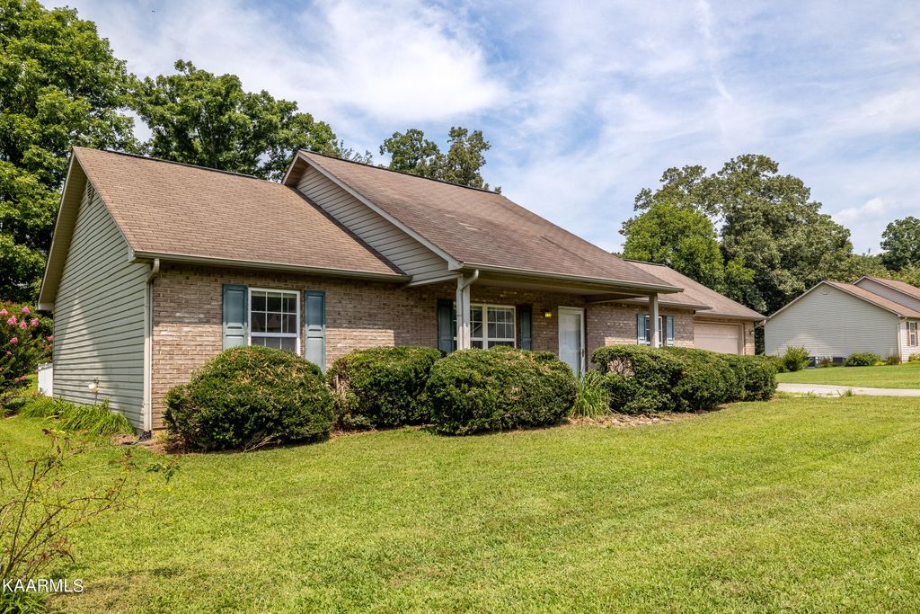 Photo of 805 Alley Drive, Friendsville, TN 37737 (MLS # 1237582)