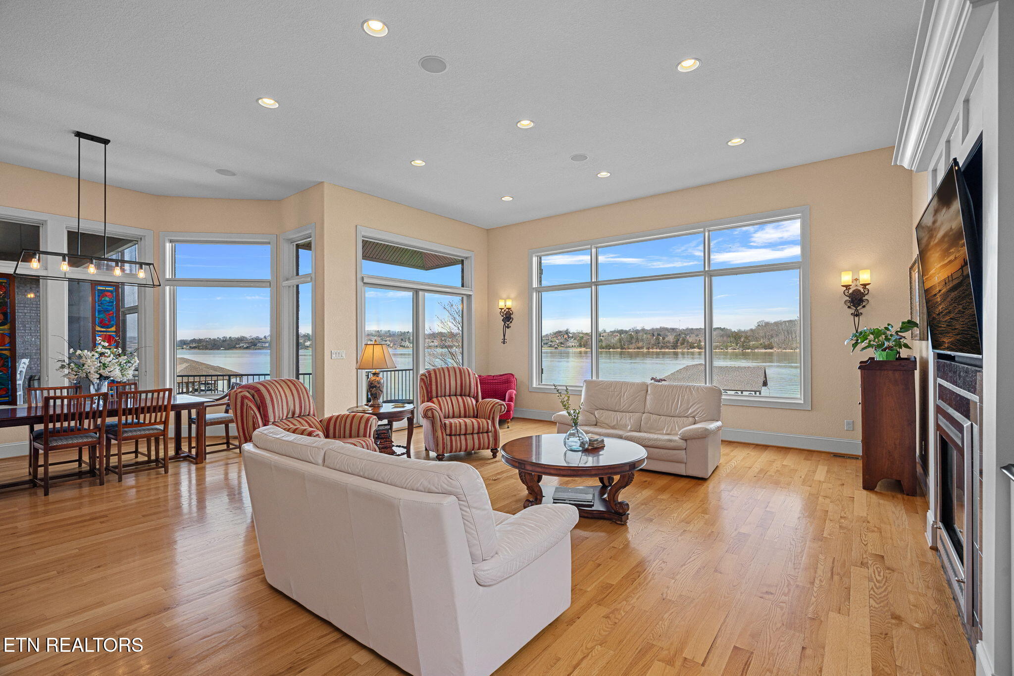 3726 Promontory Point